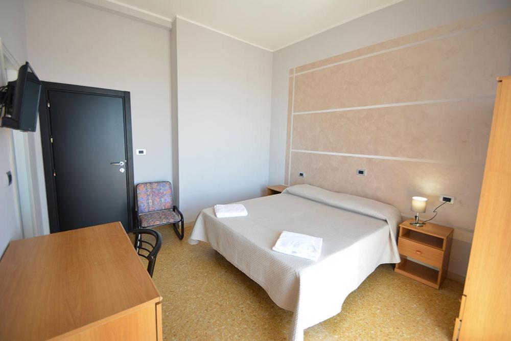 Hotel Bella Romagna Casal Borsetti Exterior foto