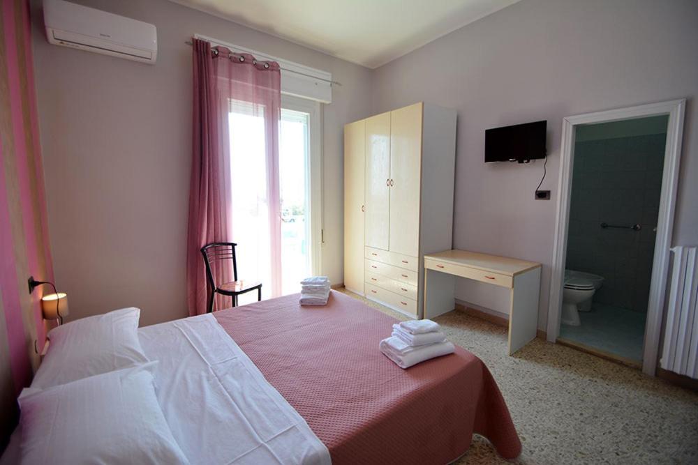 Hotel Bella Romagna Casal Borsetti Exterior foto